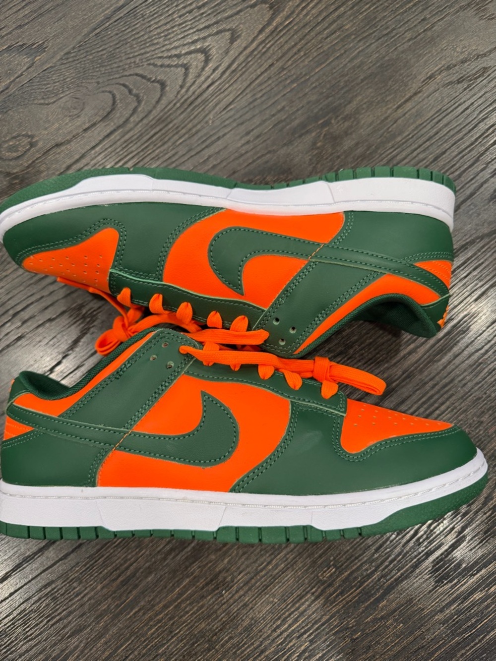 Nike Dunk Low Retro Miami Hurricanes NCAA MEN Size 10 Ship